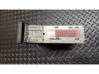 Радио/ проигрыватель CD/DVD / навигация