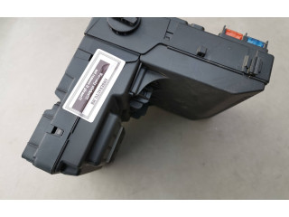 Zámek zadních dveří 30682981 Volvo V70 2006