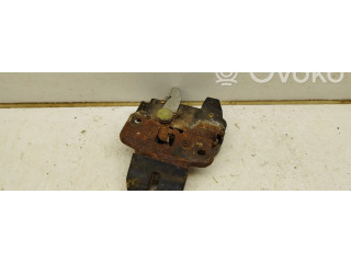 Zámek zadních dveří Subaru Legacy 2004