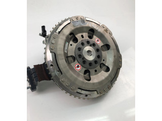 Генератор 31491811   Volvo XC90      