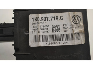 Панель приборов 1K0907719C, 28024256 Volkswagen PASSAT B6