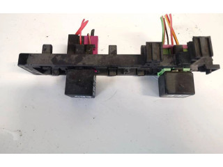 Блок предохранителей  1k1937503   Skoda Octavia Mk2 (1Z)    