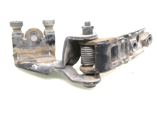 Средняя направляющая ролика / средний шарнир