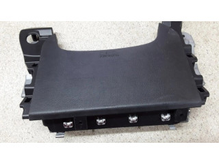 Подушка безопасности для колен 7030A31753 Mitsubishi Outlander