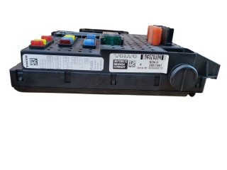 Блок предохранителей 30728512, 28017881   Volvo XC90    