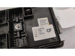 Блок предохранителей 96857524   Chevrolet Spark    