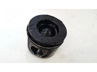 Píst 10653 Opel Vivaro pro naftový motor 2.0