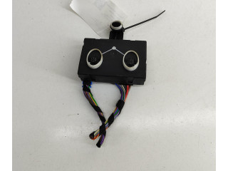 Блок управления дверью 7N0959793H, 7N0959793F Skoda Yeti (5L)