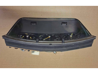 Панель приборов 87001050   Mercedes-Benz W123       