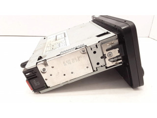 Радио/ проигрыватель CD/DVD / навигация