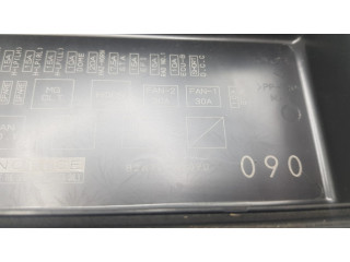 Pojistková skříňka Крышка ящика предохранителей 8267228090   Toyota Previa (XR30, XR40) II 2003