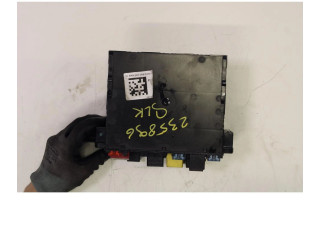 Turbodmychadlo Блок предохранителей MercedesBenz Mercedes-Benz SLK AMG R171 271944