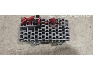 Блок предохранителей  8637669   Volvo XC90    