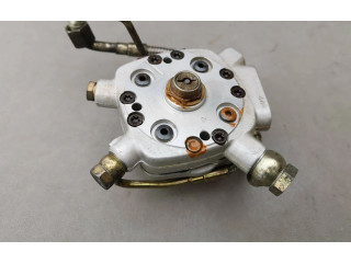 Топливная рампа 0438101035 Audi 80 90 B3