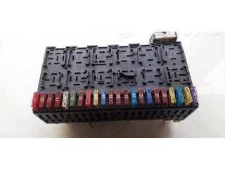 Блок предохранителей  357937039, 357937039   Volkswagen Golf III    