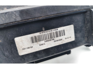 Блок предохранителей 04692087AB Jeep Commander