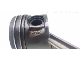 Píst H268X Citroen C6 pro naftový motor 2.7