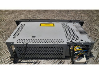 Радио/ проигрыватель CD/DVD / навигация