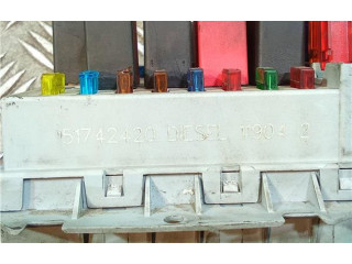 Блок предохранителей  51742420, 51742420   Alfa Romeo GT    