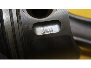 Píst    Mercedes-Benz E W210     