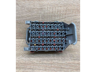 Блок предохранителей 9162439 Volvo S80