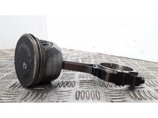 Píst Saab 9-7X pro benzínový motor 4.2