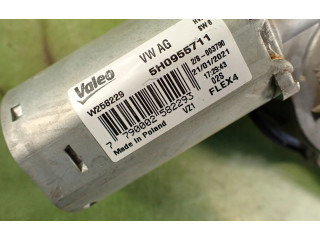 Pojistková skříňka Двигатель стеклоочистителя заднего стекла 5H0955711 Skoda Octavia Mk4 2021