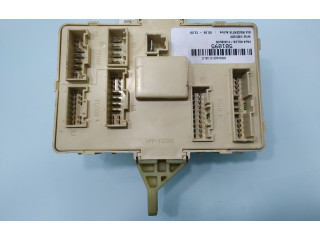 Блок предохранителей 919502G000   KIA Magentis    