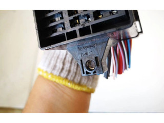 Pojistková skříňka 63593576 Skoda Roomster (5J) 2008