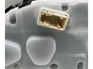 Спидометр (приборный щиток)    9825986180   Peugeot 2008 I