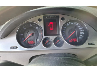 Панель приборов    Volkswagen PASSAT       