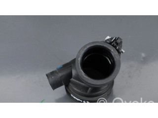 Другая деталь отсека двигателя