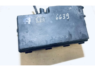 Ящик предохранителей (комплект) 8688040, 518818000   Volvo V50