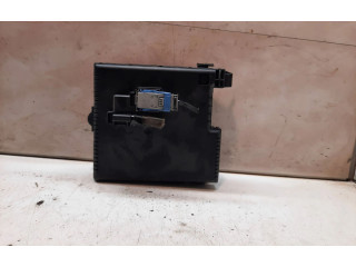 Блок предохранителей 12217799, 12217799 Volvo V70