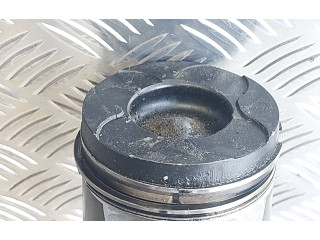  Поршень с шатуном D5204T2   Volvo V60  