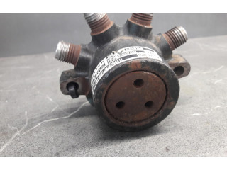 Топливная рампа 8200057345   Renault Clio II  