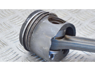 Píst BMW 5 E39 pro naftový motor 2.5 M57 D25 (256D1)