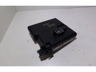 Блок предохранителей 8676391, 12217799   Volvo XC90    