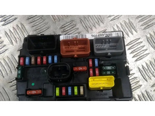 Блок предохранителей 654588 Citroen C3 Picasso