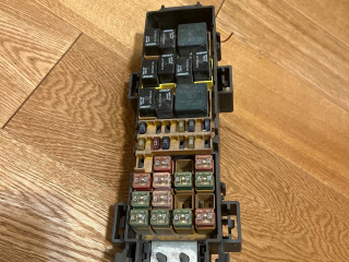 Блок предохранителей Jeep Grand Cherokee (WJ)