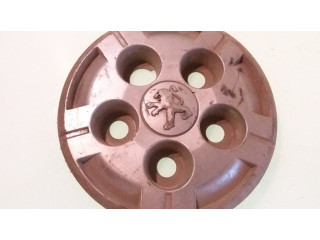 Заводская крышка (крышки) от центрального отверстия колеса