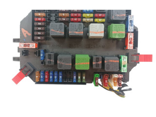 Pojistková skříňka A2215406350 Mercede-Benz S W221 2009