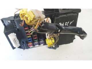   Pojistková skříňka 8264105011, 05810530   Toyota Avensis T220 2001