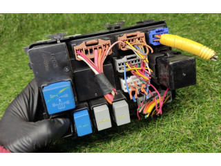 Блок предохранителей 919501G010   KIA Rio    