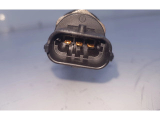 Топливная рампа AJ813370, G4D39D280AA Jaguar XE