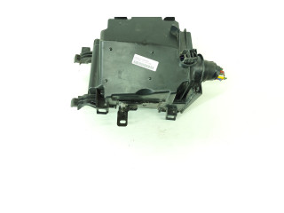 Блок предохранителей 9804681980 Citroen Berlingo