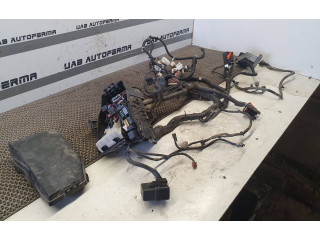 Pojistková skříňka 284b71by0a Nissan Murano Z51 2010