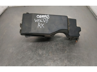 Блок предохранителей 9168986   Volvo S80    