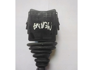 Ручка стеклоочистителей 09185413   Opel Meriva A