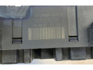 Блок предохранителей 30728008, 518828108    Volvo XC90   